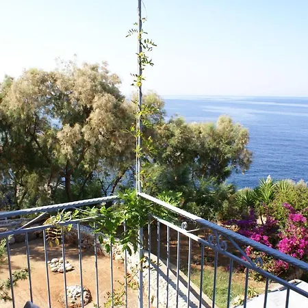 Katafigio Village Apartman *
